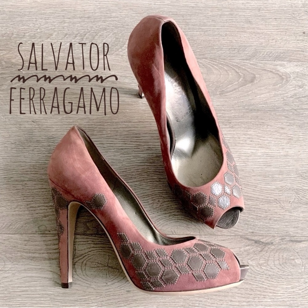 Salvatore Ferragamo High Heels Peep Toe Pumps Suede Leather Appliqué Size 8.5
